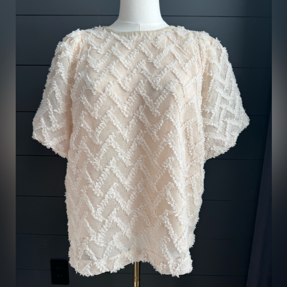 In February Crew Neck Bubble Sleeve Cream Texture Top Sz M Romantic Boho Coastal - Picture 2 of 11